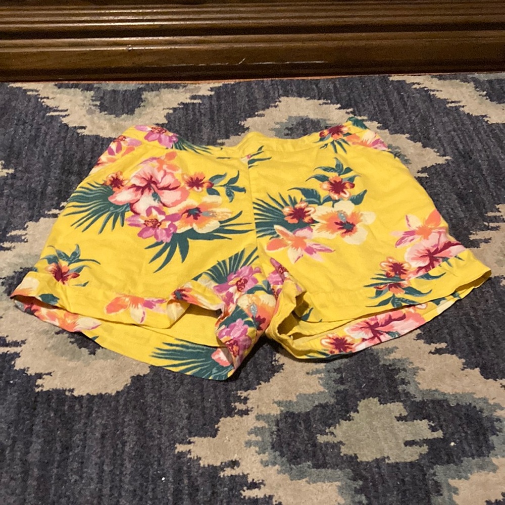 Hawaiian short shorts